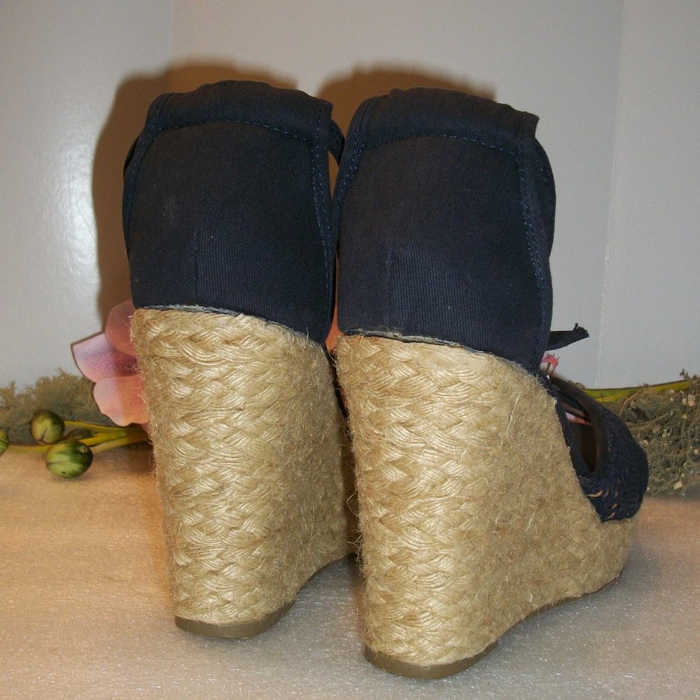 SOLD! CANDIE'S 9M Navy  Blue Espadrille Wedge Sandals 4.5" Heel NWOT - Picture 6 of 10